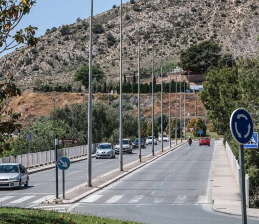 Elda adjudica las obras del puente del CEE