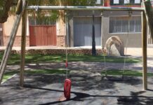 Villena repara más de una decena de juegos infantiles