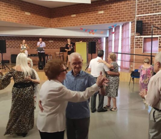 Petrer celebra hoy el Día de la Madre con un Baile Popular