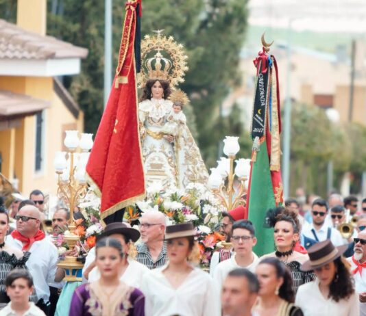 Salinas celebra sus Fiestas de Moros y Cristianos