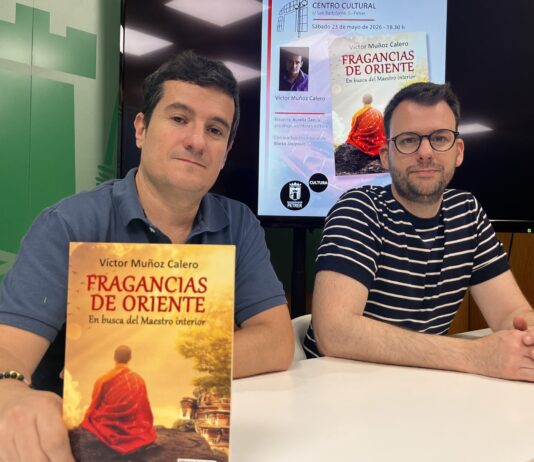 Víctor Muñoz presenta su quinto libro en el Centro Cultural de Petrer