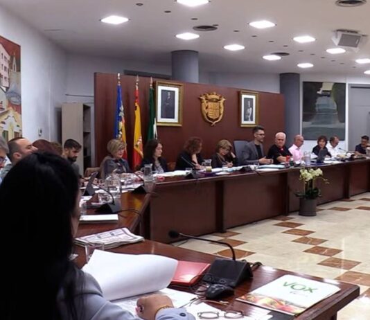 Novelda contra la “prioridad nacional” de Vox