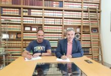 Aspe firma el convenio de colaboración con los Moros y Cristianos