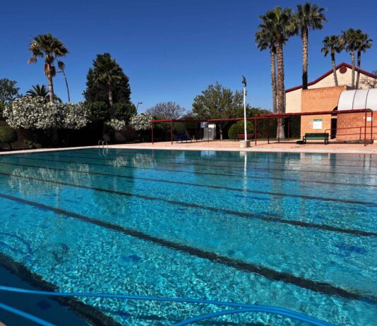 Petrer abre las piscinas de verano