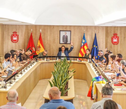Elda aprueba su apoyo a la celebración del Día Internacional del Orgullo