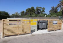 Novelda renueva los contenedores en el diseminado del municipio