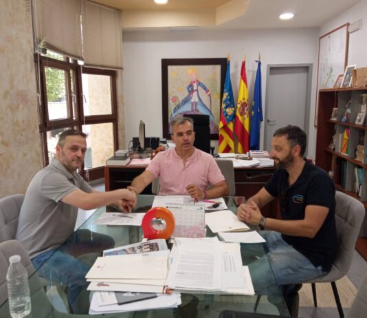 Aspe renueva el convenio con la Asociación del Mercado