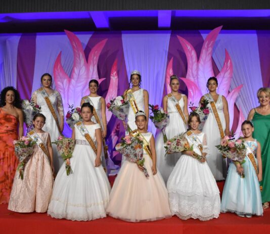 El Pinós corona a las Reinas del Bicentenario