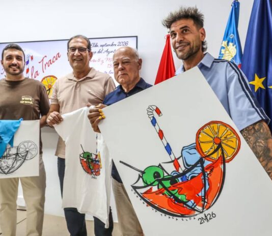 Alex y Juanan Moreno realizan el dibujo de la camiseta para Correr la Traca de Elda