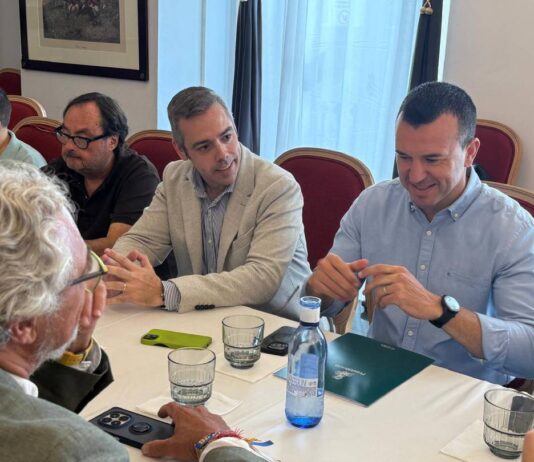 Mompó plantea potenciar los servicios en los pueblos pequeños para frenar que el 80% de la población se concentre en zonas costeras e industriales