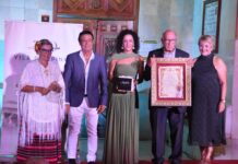 Ana Mari Rico inauguró las fiestas pinoseras con su pregón