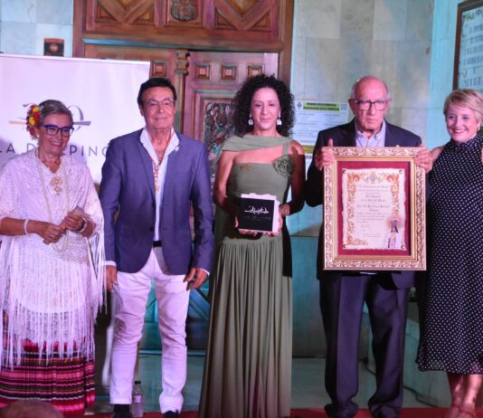 Ana Mari Rico inauguró las fiestas pinoseras con su pregón