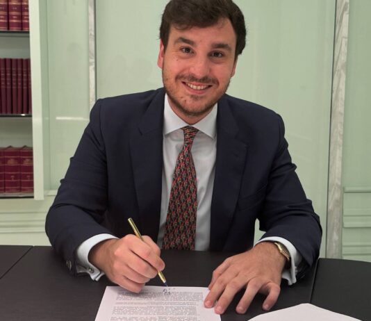 Novelda recupera sus tres plazas notariales con la incorporación de Fermín Madrid Pelegrí