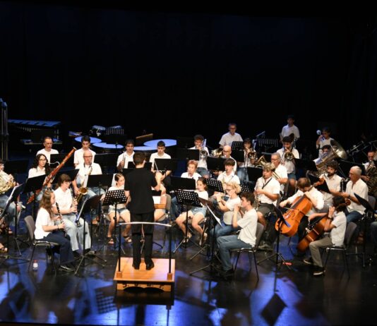 La Banda Juvenil pinosera participa en un concierto en Alicante