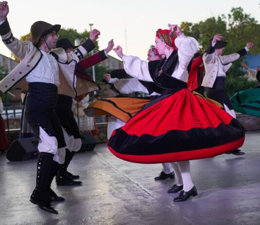 Villena celebra el XXXV Festival de Folklore